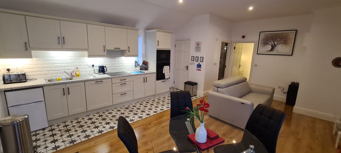 dunderry lodge self cat