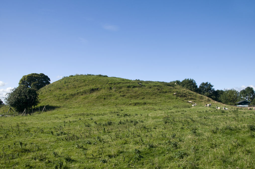 Brú Na Bóinne The Legends Behind The Tombs First Image